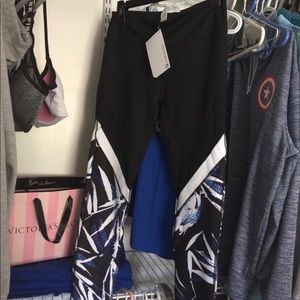 NWT FABLETICS LEGGINGS